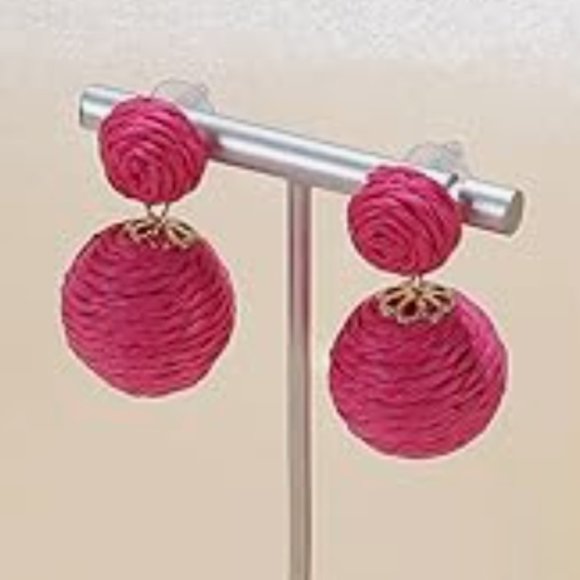 Big Hot Pink Oversized Wicker Ball Earrings Bohemian Vacation Rattan Raffia New - Picture 4 of 4